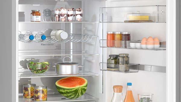 BOSCH Kühl-/Gefrierkombination KGN49AIBT ... mehr